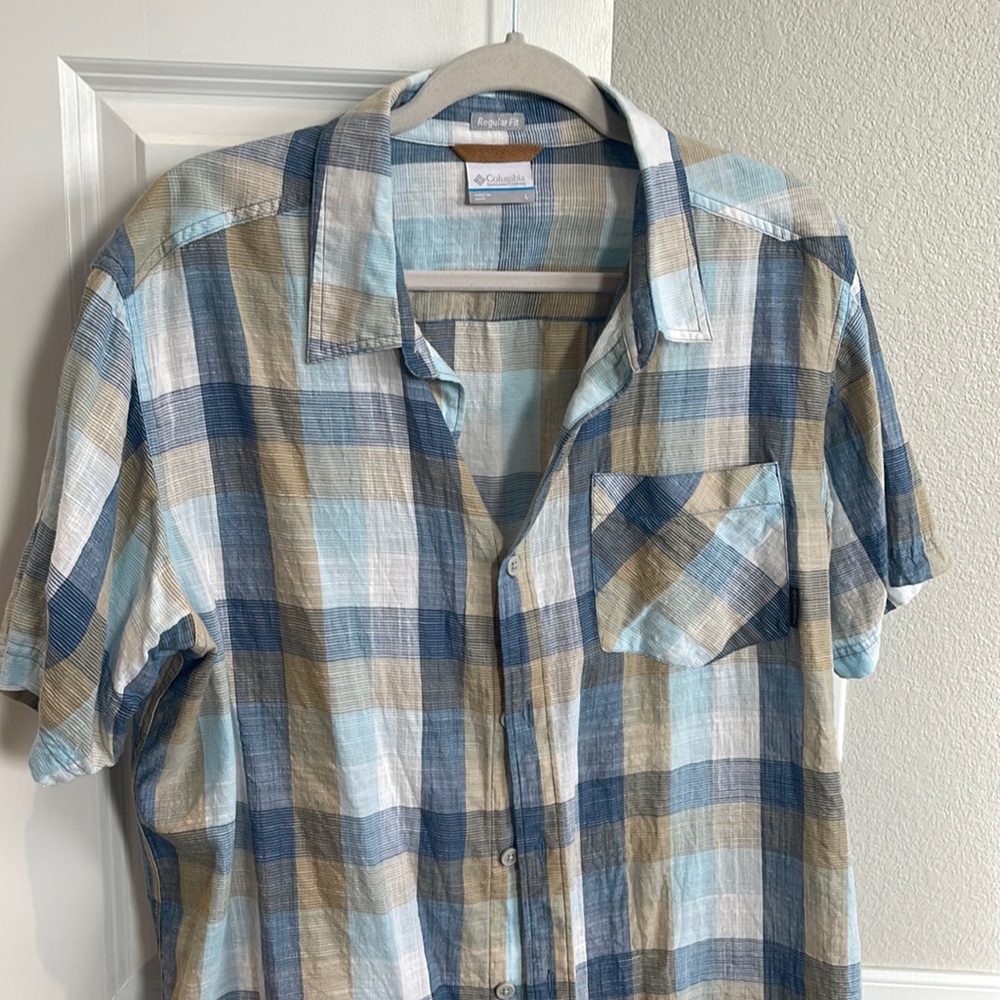 Columbia Men’s short sleeve shirt